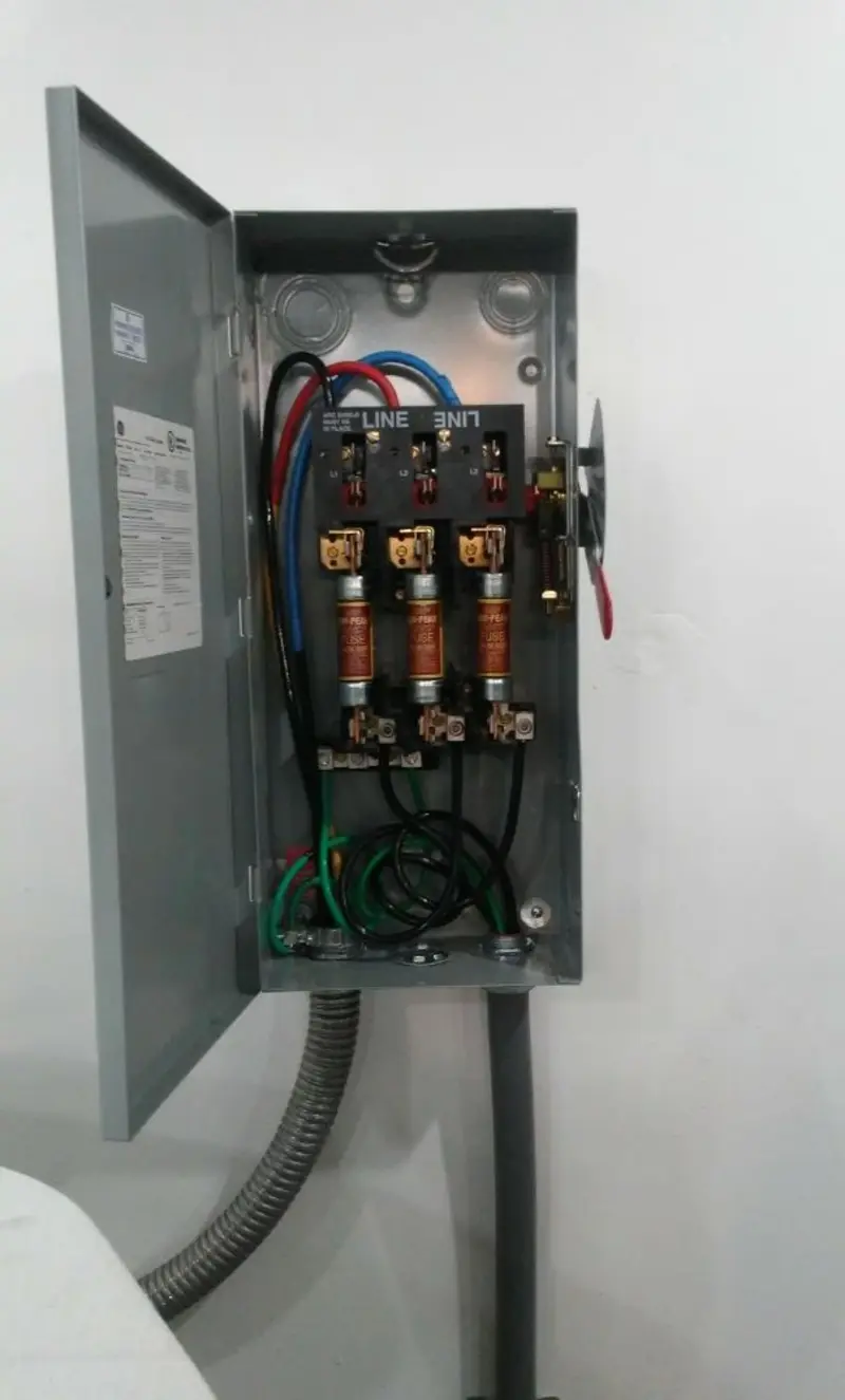 Three-phase disconnect switch installed for Electrical Wiring & Rewiring in Parkersburg